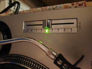 (1) Technics SL-1200MK2 Tocadiscos