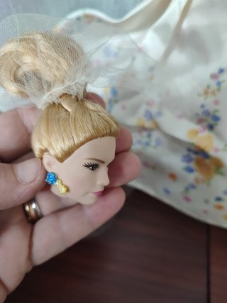 Bambola Barbie con vestito da sposa
