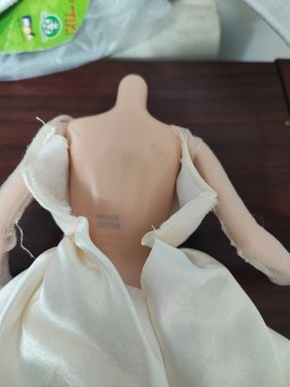 Bambola Barbie con vestito da sposa