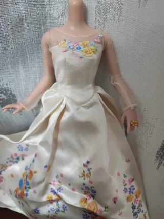Bambola Barbie con vestito da sposa