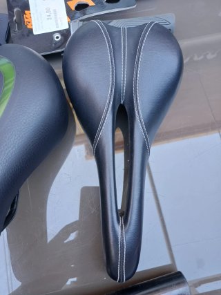Sillines, calas, puños de bicicleta,bomba inflado
