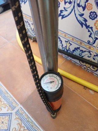 Sillines, calas, puños de bicicleta,bomba inflado