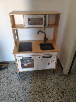 Cocinita de madera Ikea (con uso)