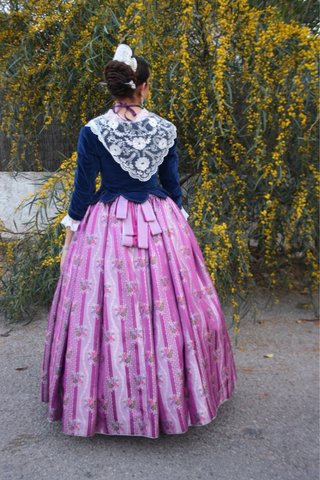 Conjunto Fallera: 2 Corpiños y Falda