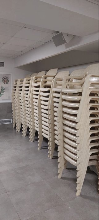 Sillas de plástico apilables