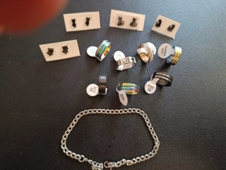 Conjunto de joyería varios anillos y pendientes