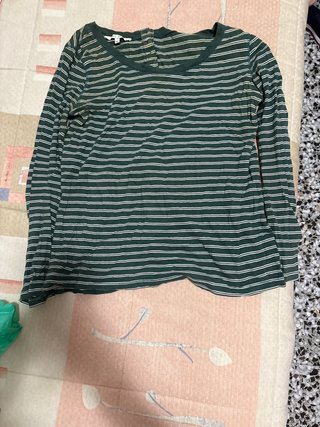 Camiseta verde rayas blancas manga larga