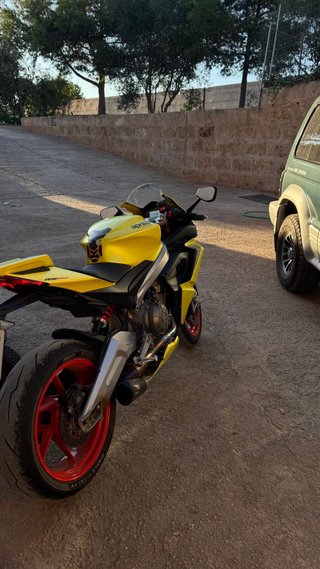 Aprilia RS 660 2023 Acid Gold - 15.000km