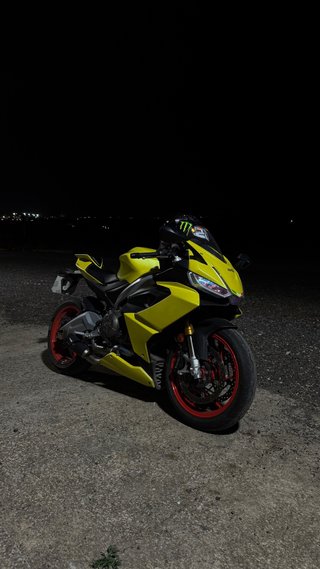 Aprilia RS 660 2023 Acid Gold - 15.000km