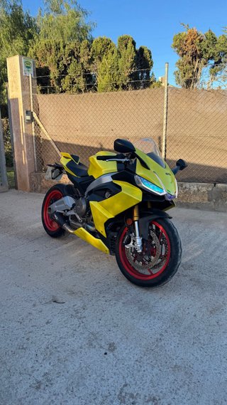 Aprilia RS 660 2023 Acid Gold - 15.000km