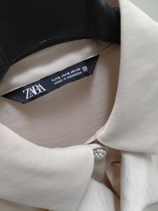 Camicia Zara beige con rouches