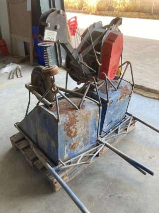 Montacargas 300kg con 2 carrillos
