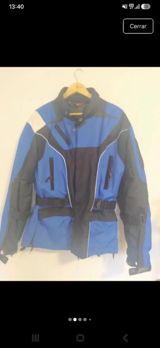Chaqueta de moto azul y negra