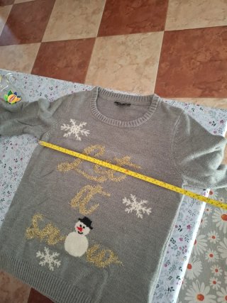 Jersey Navideño Gris con Muñeco de Nieve