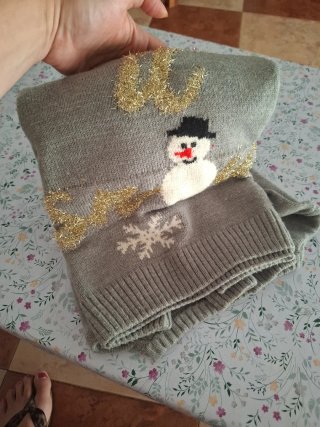Jersey Navideño Gris con Muñeco de Nieve