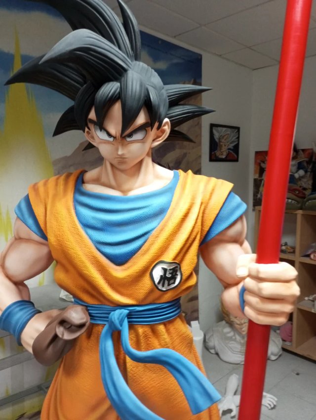 Figura Goku Tamaño Real 40 Aniversario