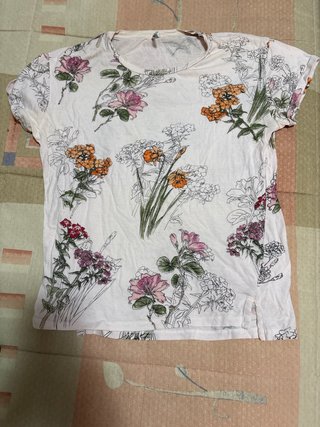 Camiseta floral blanca