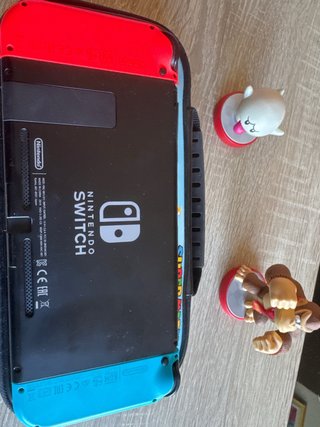 Nintendo Switch V2 + 3 Juegos Mario