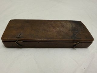 Balanza francesa con dos ponderales. Siglo XVIII
