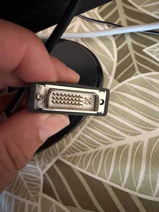 Monitor Acer y Altavoces Negros
