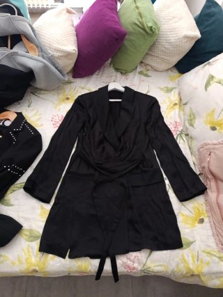 Blazer negro con cinturón