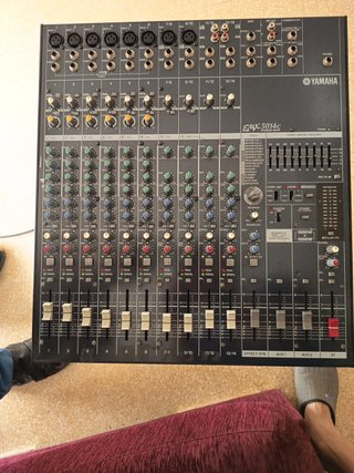 Mesa de Mezclas Yamaha EMX5014C