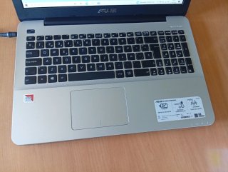 ASUS F555Q ordenador portátil