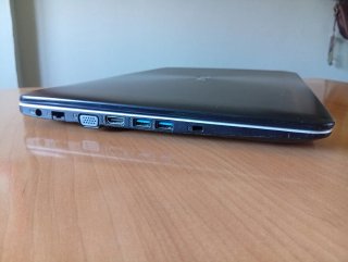 ASUS F555Q ordenador portátil