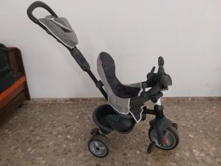 Triciclo Smoby gris