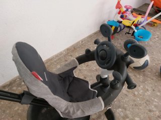 Triciclo Smoby gris