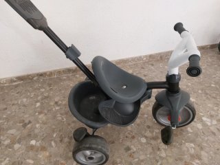 Triciclo Smoby gris