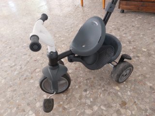Triciclo Smoby gris