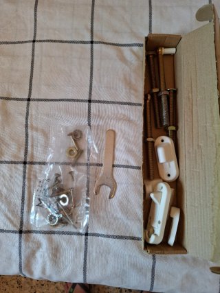 Piezas montaje y anclaje Puerta Seguridad