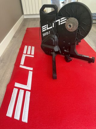 Rodillo Elite Suito-T con cassette y alfombra
