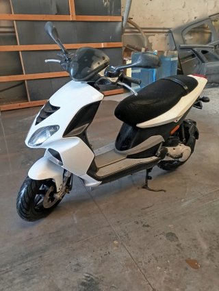 Piaggio NRG Scooter Blanco