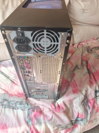 Lote PCs: Antiguo y Moderno