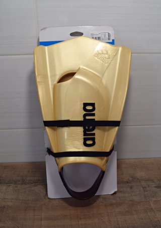 Aletas cortas de natación marca Arena, talla 46-47