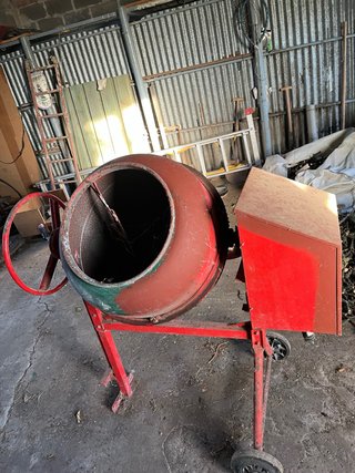 Hormigonera pequeña