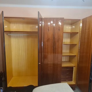 Conjunto de dormitorio madera de 4 puertas