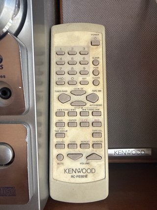 Minicadena Kenwood 104Wx2 con altavoces