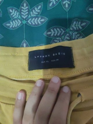 Bermudas deportivas hombre amarillas