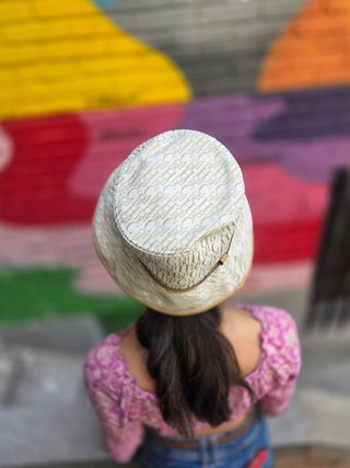 Sombrero estilo pescador Carolina Herrera
