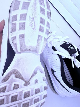 Zapatillas Nike Blancas y Negras