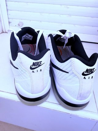 Zapatillas Nike Blancas y Negras