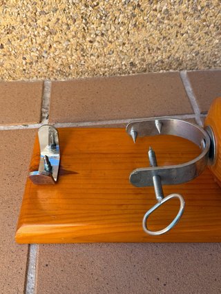 Jamonero de madera giratorio