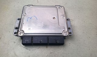 Centralita motor 237106626r renault trafic 103046