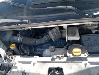 Centralita motor 237106626r renault trafic 103046