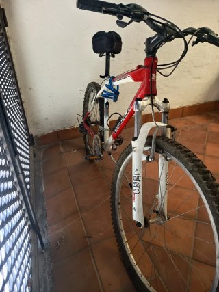 Bicicleta Agece Córdoba Roja y Blanca