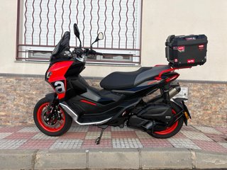 Baul y soporte para moto Aprilia Sr Gt 125cc marca