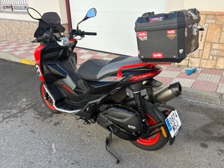 Baul y soporte para moto Aprilia Sr Gt 125cc marca